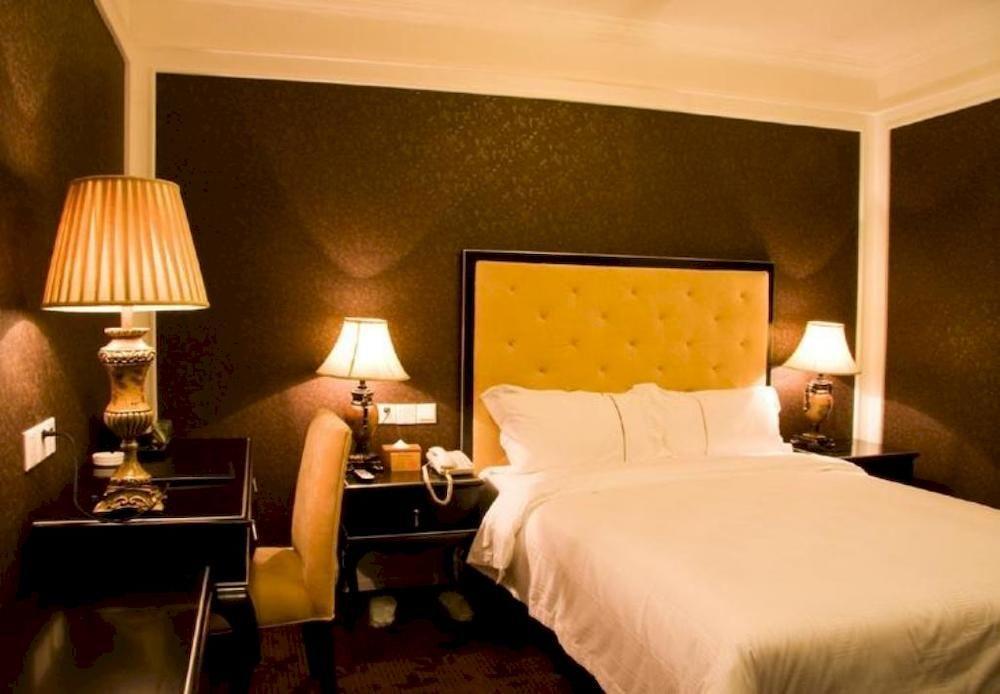 Manhattan Jinling Hotel Шанхай Екстериор снимка