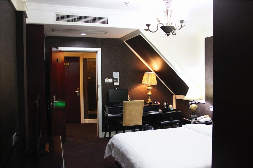 Manhattan Jinling Hotel Шанхай Стая снимка